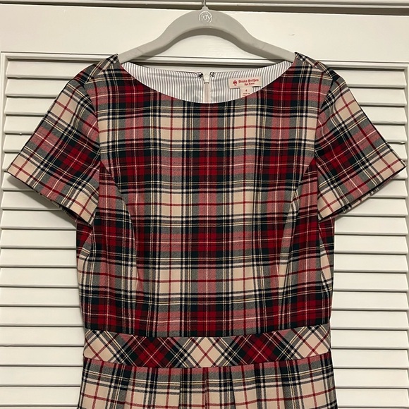 Brooks Brothers Dresses & Skirts - Brooks Brothers Red and Black Sheath Dress